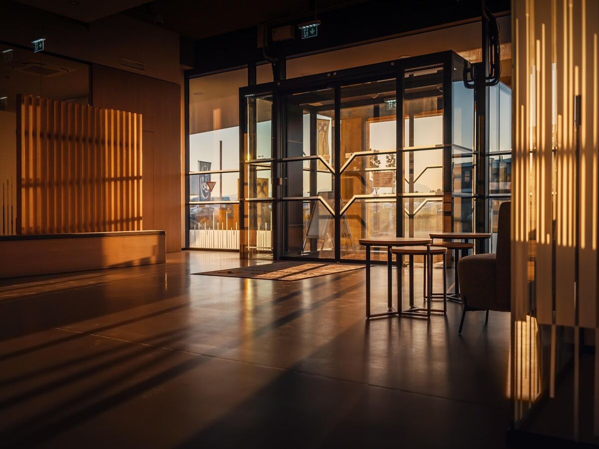 Pre-war elevator-building common areas after a daily maintenance service